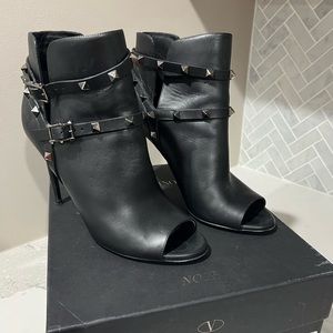 Valentino Garavani Rockstud Peep Toe Bootie